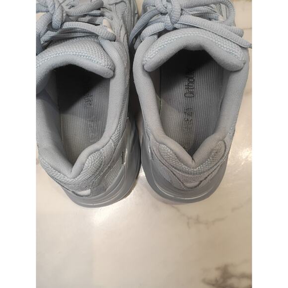 adidas Yeezy 700 V2 Hospital blue size 5 mens used
